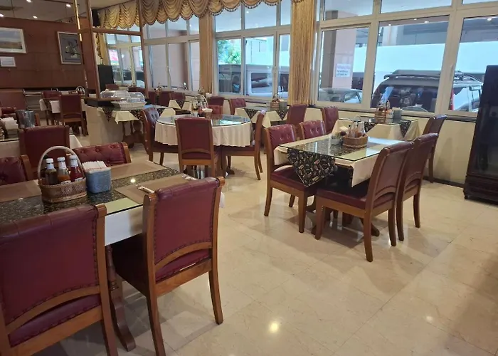Whitehouse Condotel