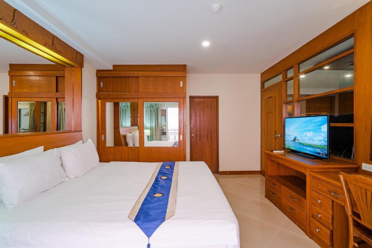 Whitehouse Condotel מלון דירות פאטאיה